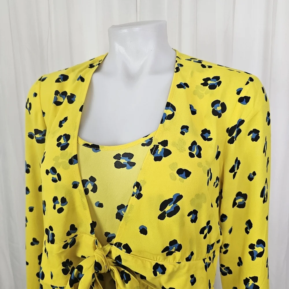 Cabi Sunny Set #5596 Limited Edition Yellow Front Tie Floral - Picture 3 of 9